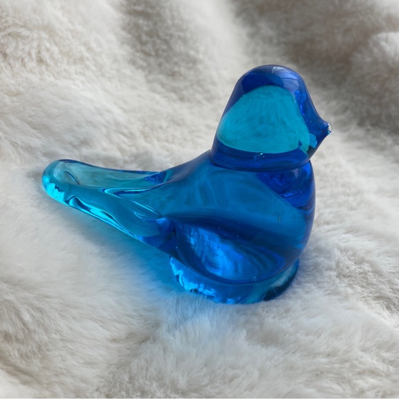 Small Blue Glass Bird Figurine - Picture 7 of 9